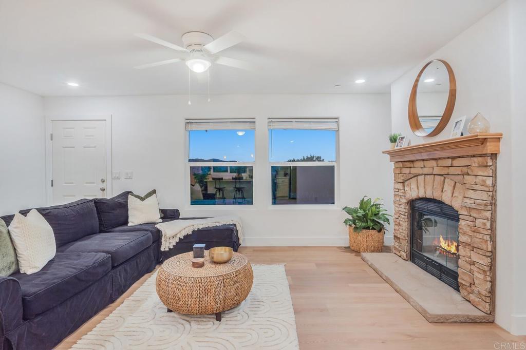 2203 Hyde Park
