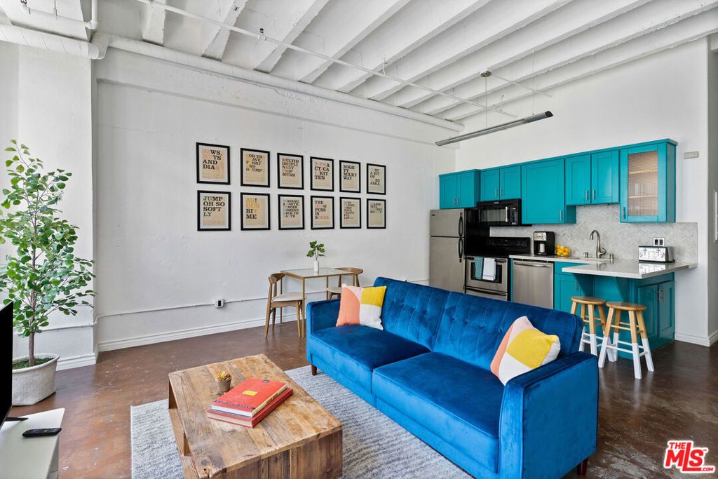 Photo of 312 W 5th Street #719, Los Angeles, CA 90013 (MLS # 26652565)