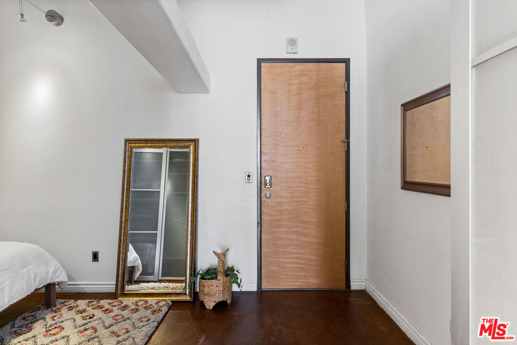 312 W 5th Street 719