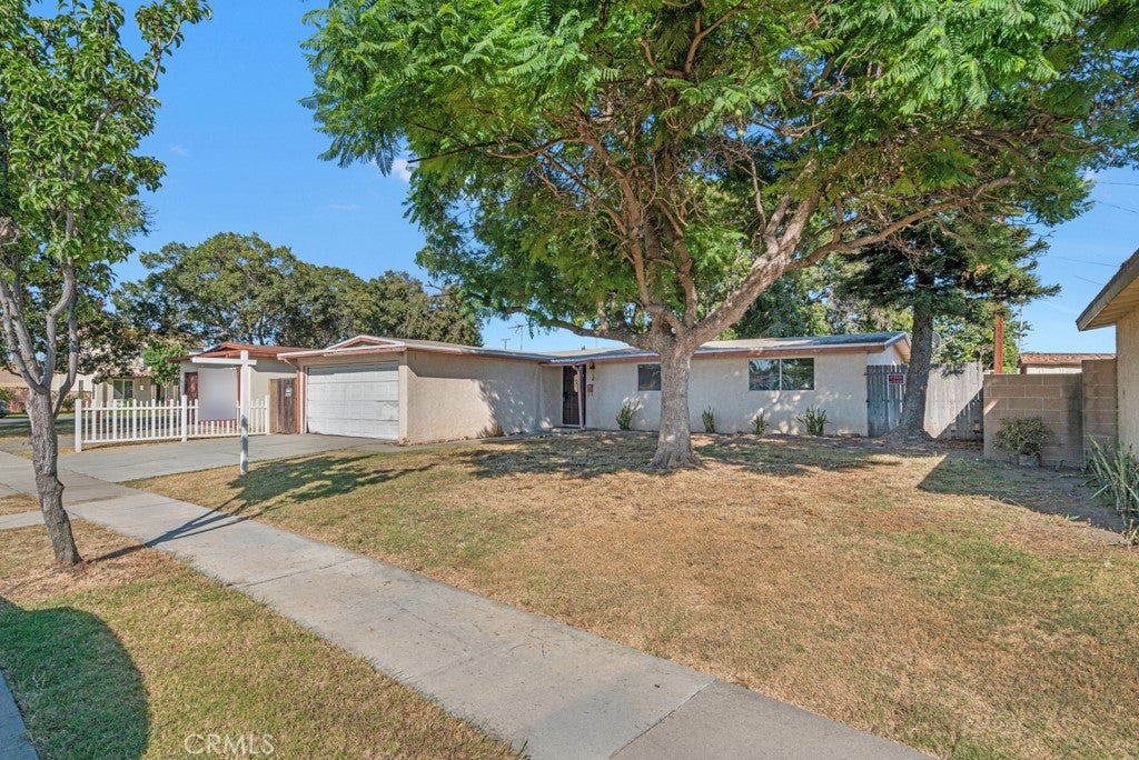 2540 W Picadilly Way