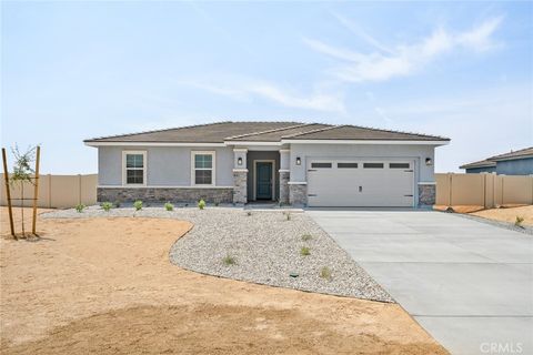 Photo of 14840 Indigo Road, Apple Valley, CA 92307 (MLS # SW25197066)