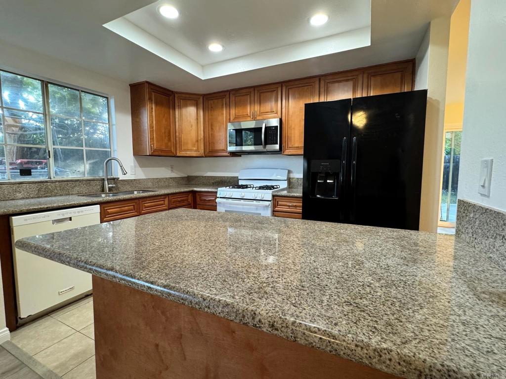 1103 Manzana Way