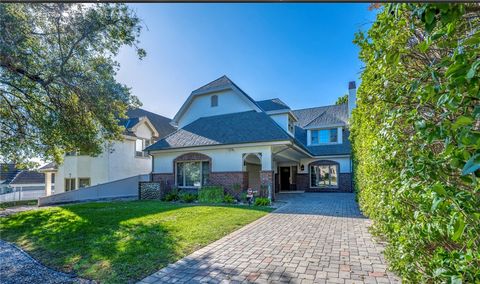 Photo of 217 N Lima St, Sierra Madre, CA 91024 (MLS # GD25268035)