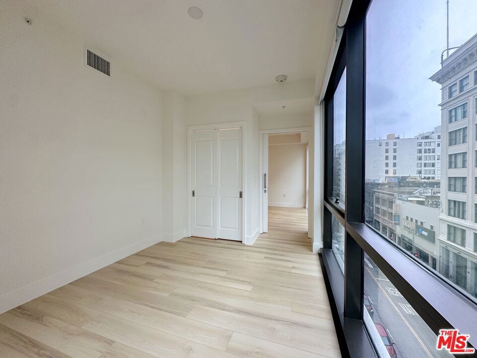 400 S Broadway 606