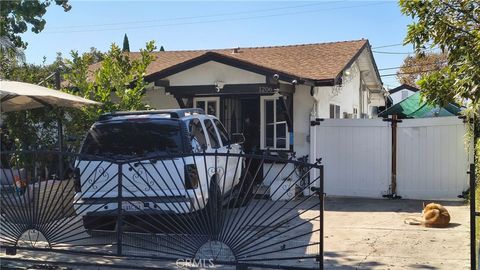 Photo of 1206 S SHELTON ST St, Santa Ana, CA 92707 (MLS # WS25247540) Photo of 1206 S SHELTON ST St, Santa Ana, CA 92707 (MLS # WS25247540)