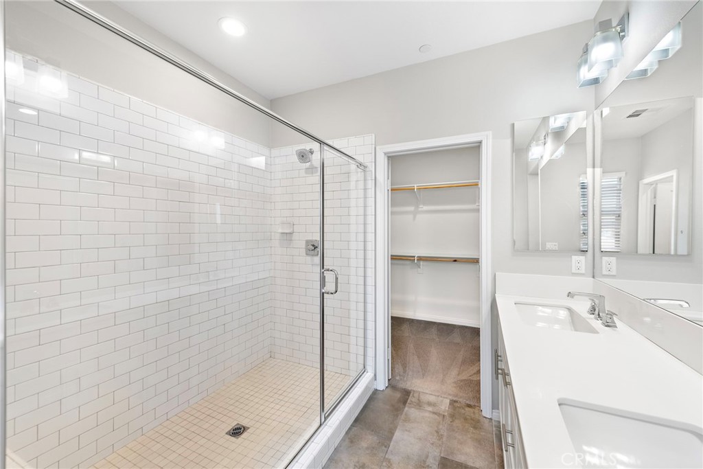 Verandas (ESVERA) - Residential Lease