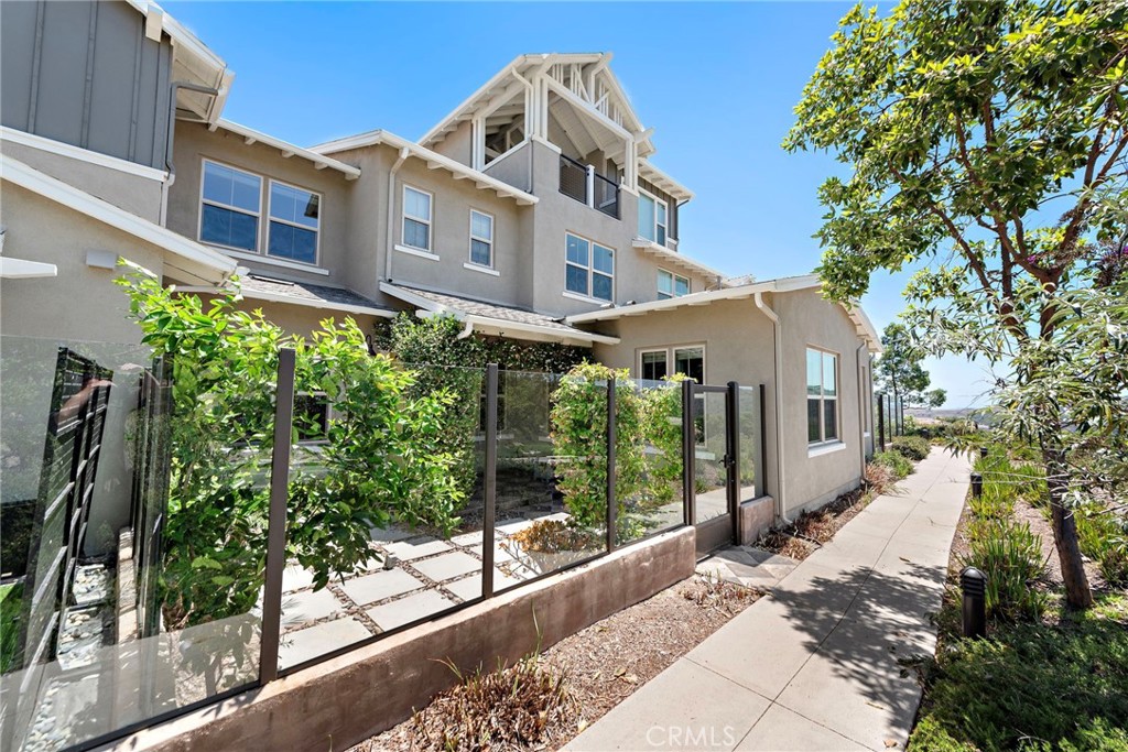 Verandas (ESVERA) - Residential Lease