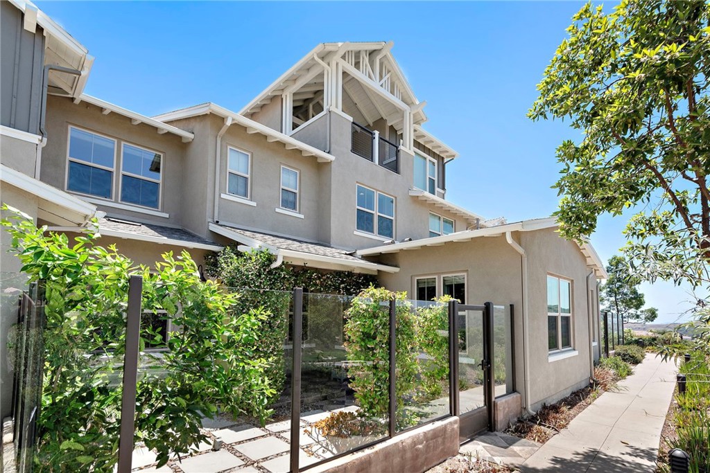 Verandas (ESVERA) - Residential Lease