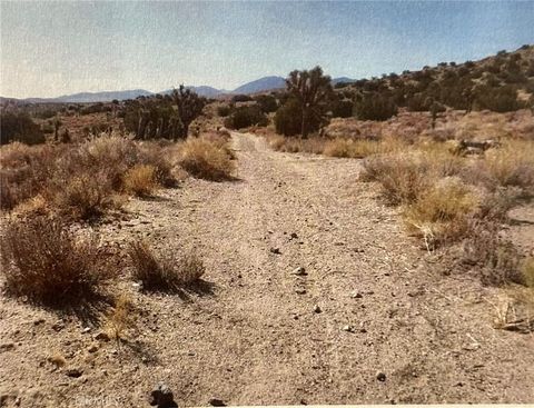 Photo of 7 34.471889,-117.929478, Pearblossom, CA 93355 (MLS # SR25143538)