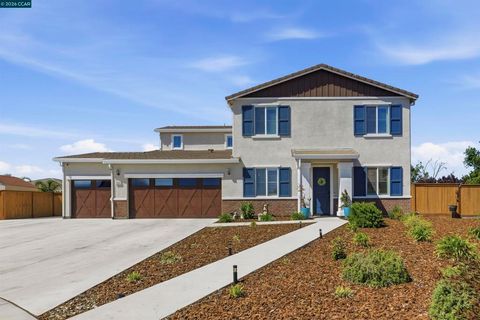 Photo of 1655 Apricot Ct Ct, Dixon, CA 95620 (MLS # 41129797)