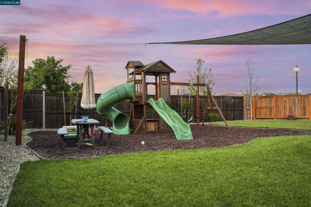 1655 Apricot Ct