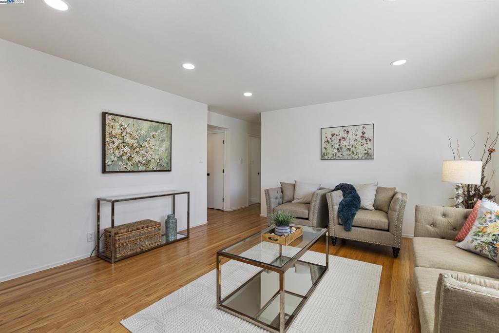 HOLBROOK HEIGHTS - Residential