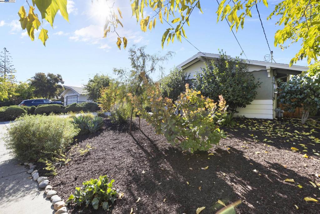 HOLBROOK HEIGHTS - Residential