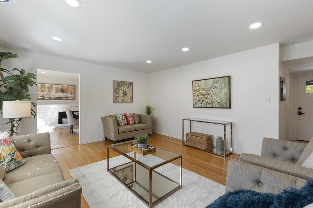 HOLBROOK HEIGHTS - Residential