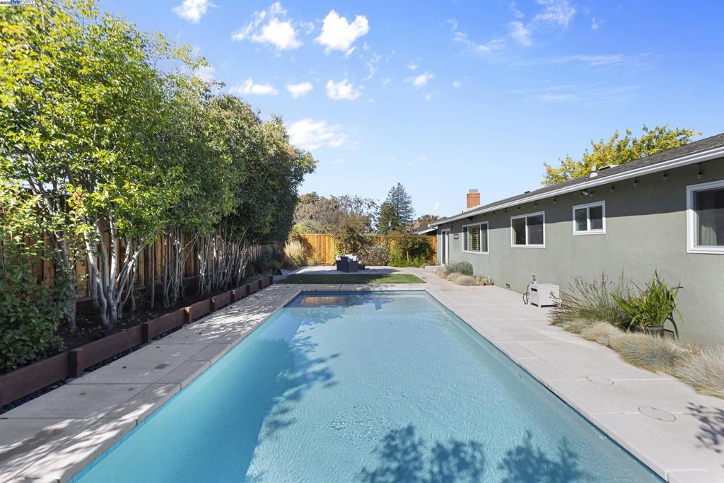 HOLBROOK HEIGHTS - Residential