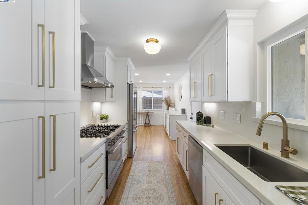 HOLBROOK HEIGHTS - Residential