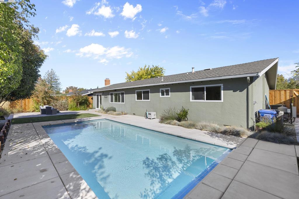 HOLBROOK HEIGHTS - Residential