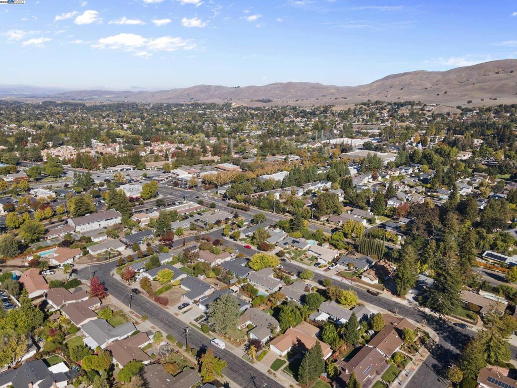 HOLBROOK HEIGHTS - Residential