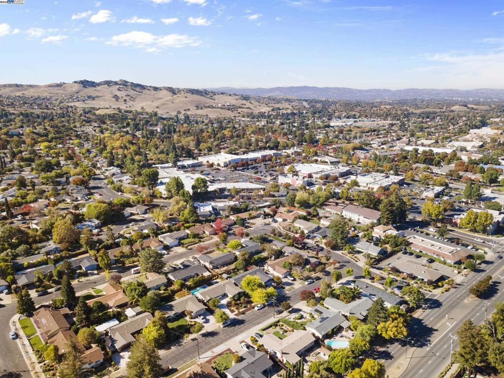 HOLBROOK HEIGHTS - Residential