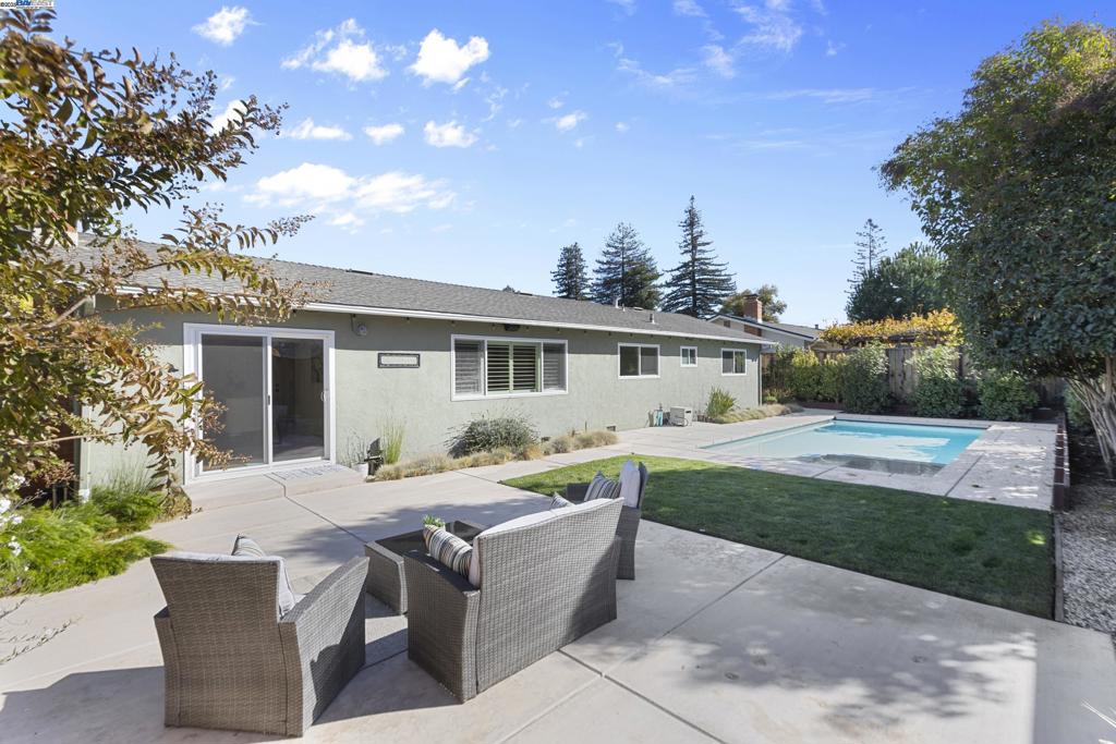 HOLBROOK HEIGHTS - Residential