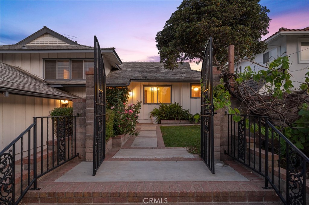 2128 W Toscanini Drive