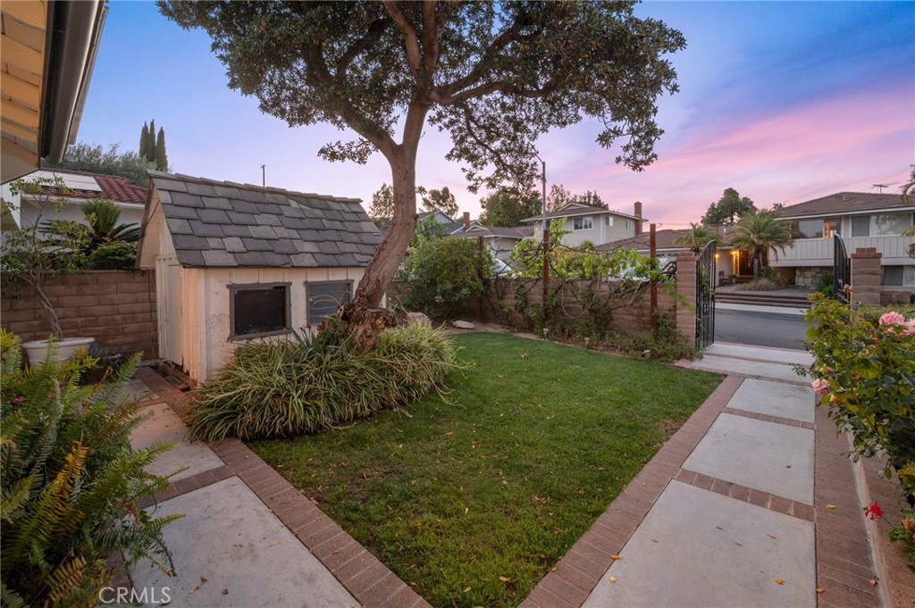 2128 W Toscanini Drive