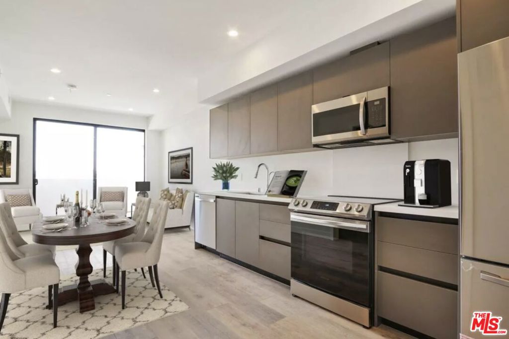 Explore Entertain Experience E on Harvard.Modern luxury living in the heart of Koreatown, Los Angeles. Built in 2022, E on Harvard features contemporary studio apartments designed for comfort and style. This pet-friendly community places you steps from Koreatown's best dining, shopping, and entertainment.