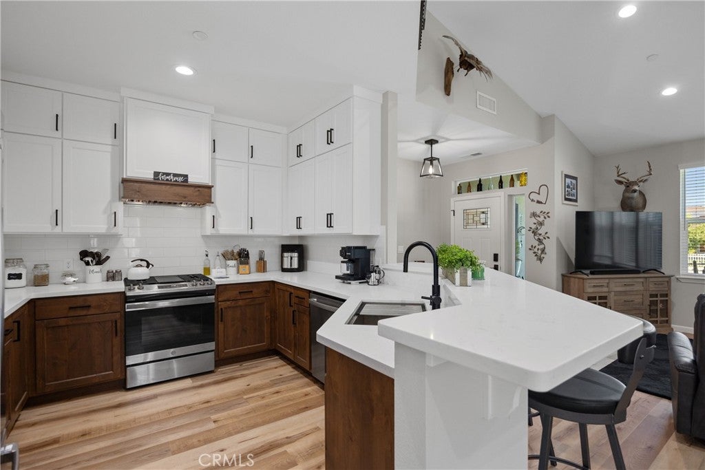 689 Apricot Circle