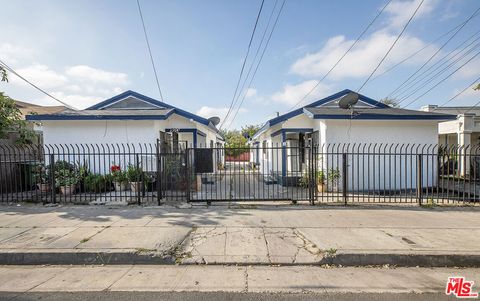 Photo of 810 W 43rd Street, Los Angeles, CA 90037 (MLS # 26827989)