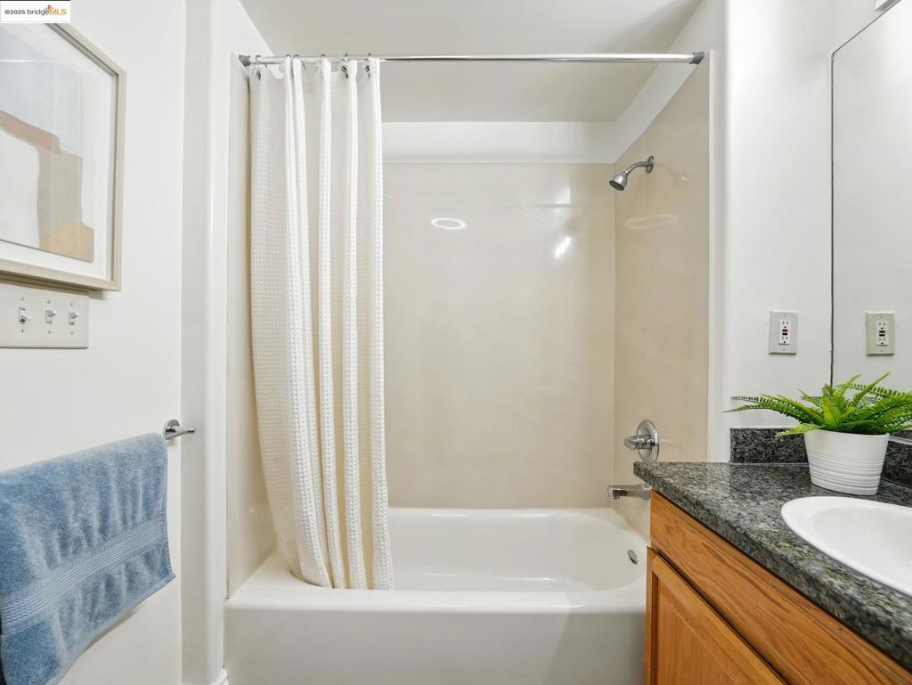 CLINTON - Residential Lease