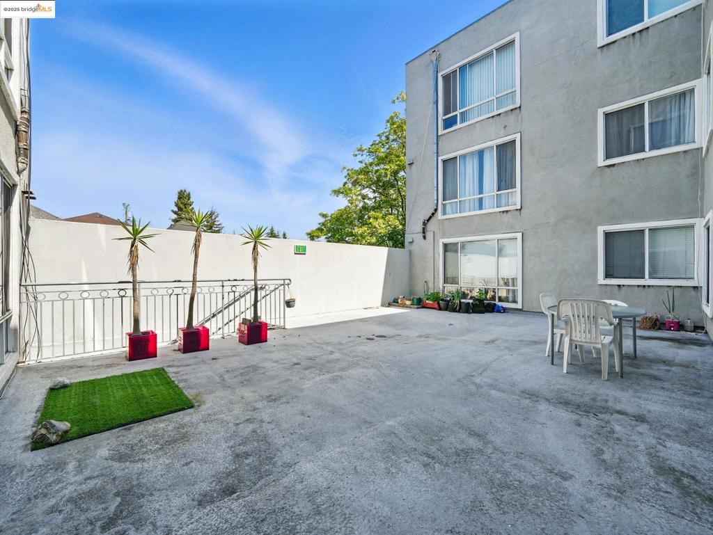 CLINTON - Residential Lease