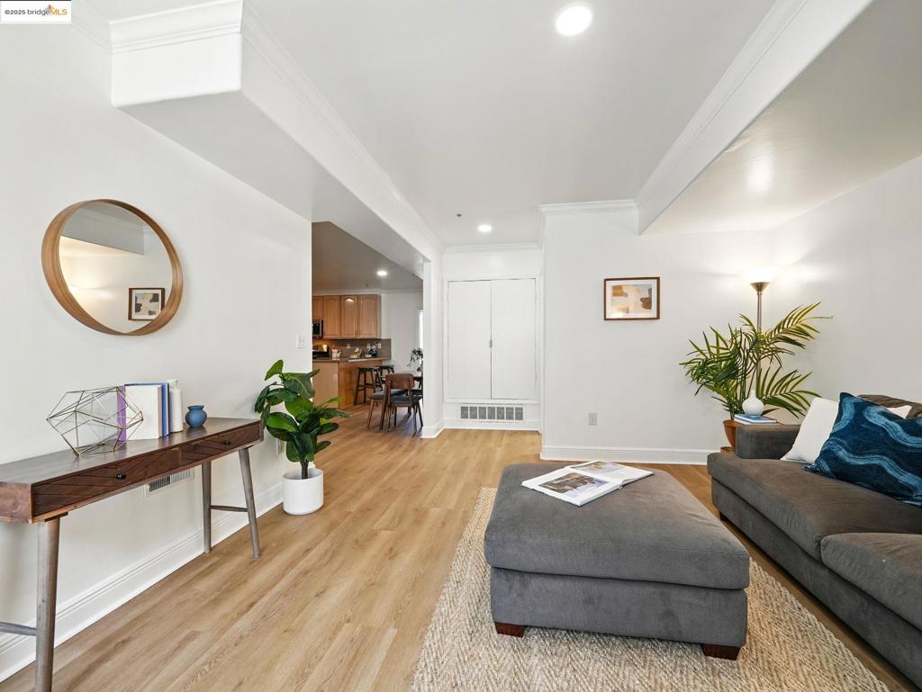 CLINTON - Residential Lease