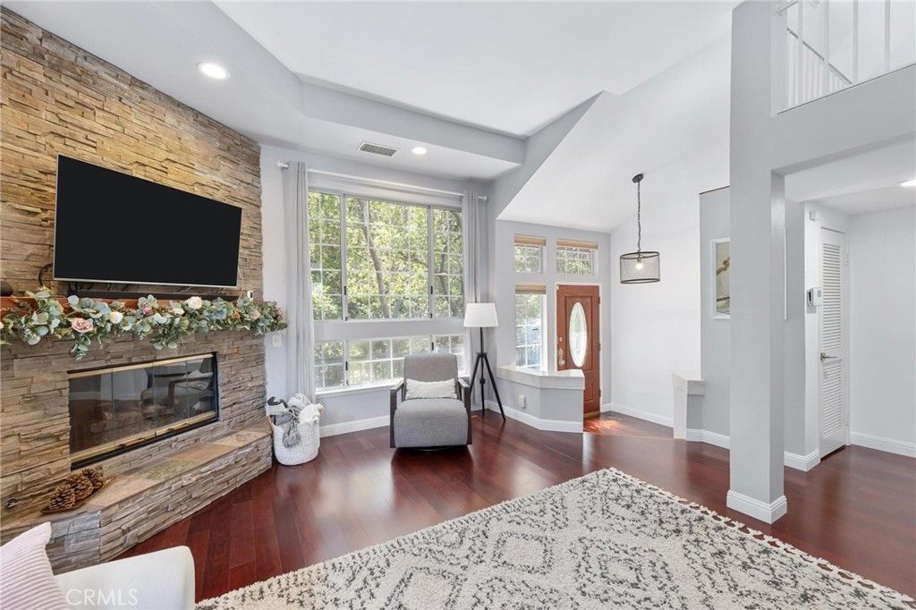 Photo of 23163 Mulholland Drive #6, Woodland Hills, CA 91364 (MLS # SR25190196)