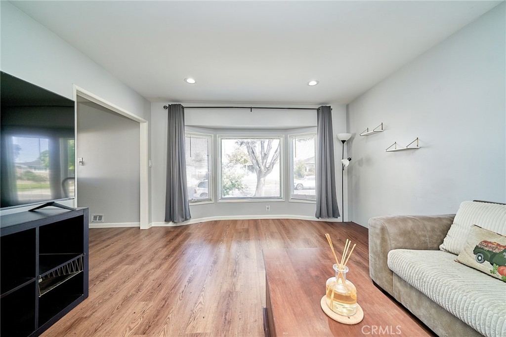 Lakewood Park/North of Del Amo (LND) - Residential