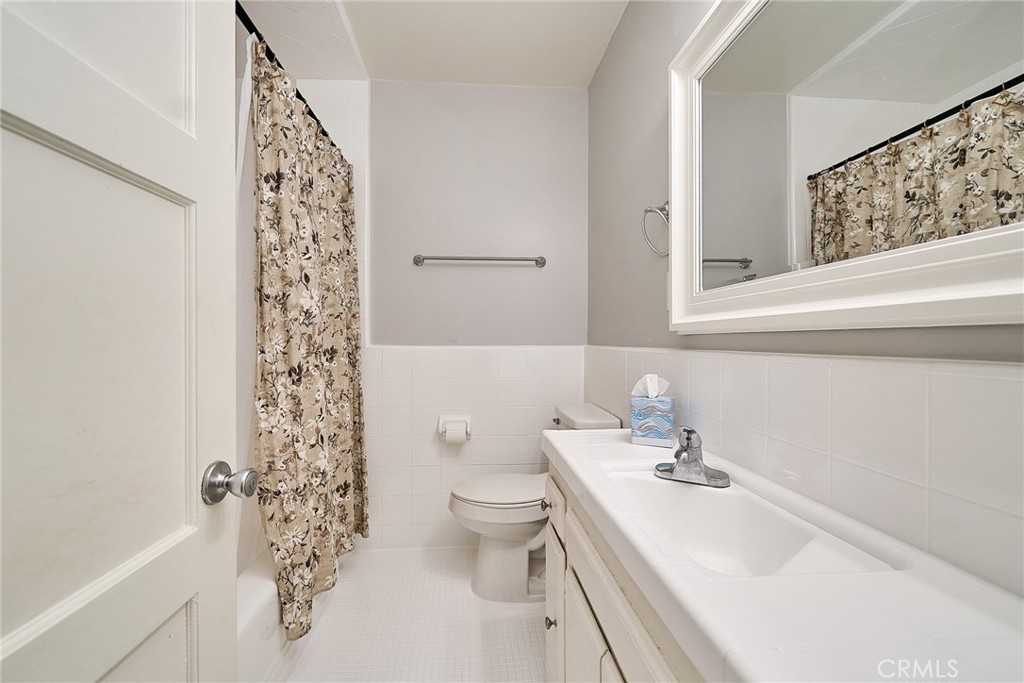 Lakewood Park/North of Del Amo (LND) - Residential