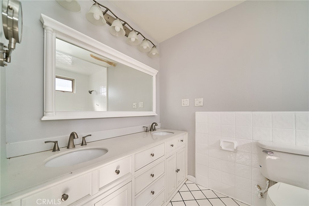 Lakewood Park/North of Del Amo (LND) - Residential