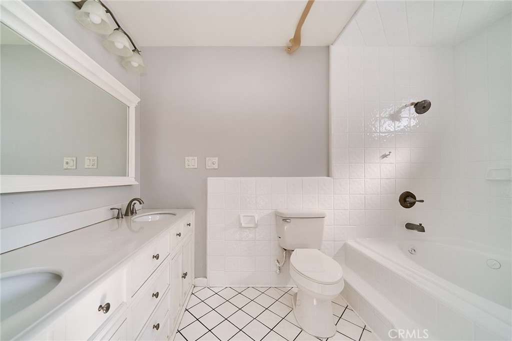 Lakewood Park/North of Del Amo (LND) - Residential