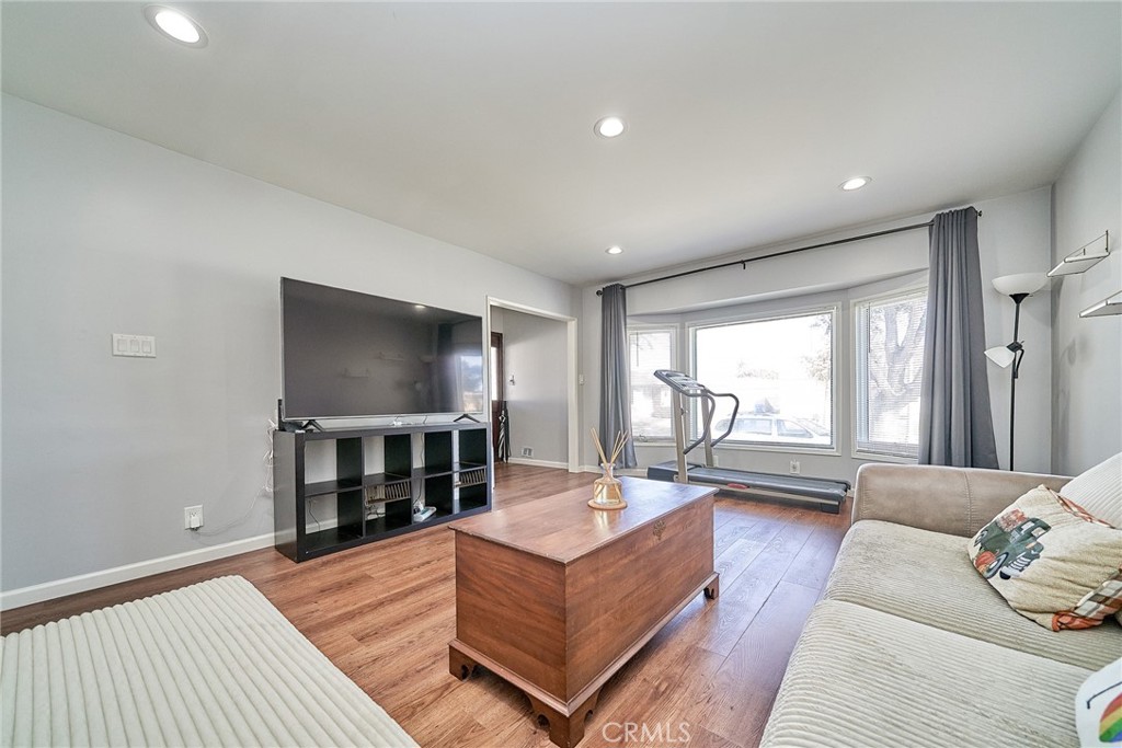 Lakewood Park/North of Del Amo (LND) - Residential