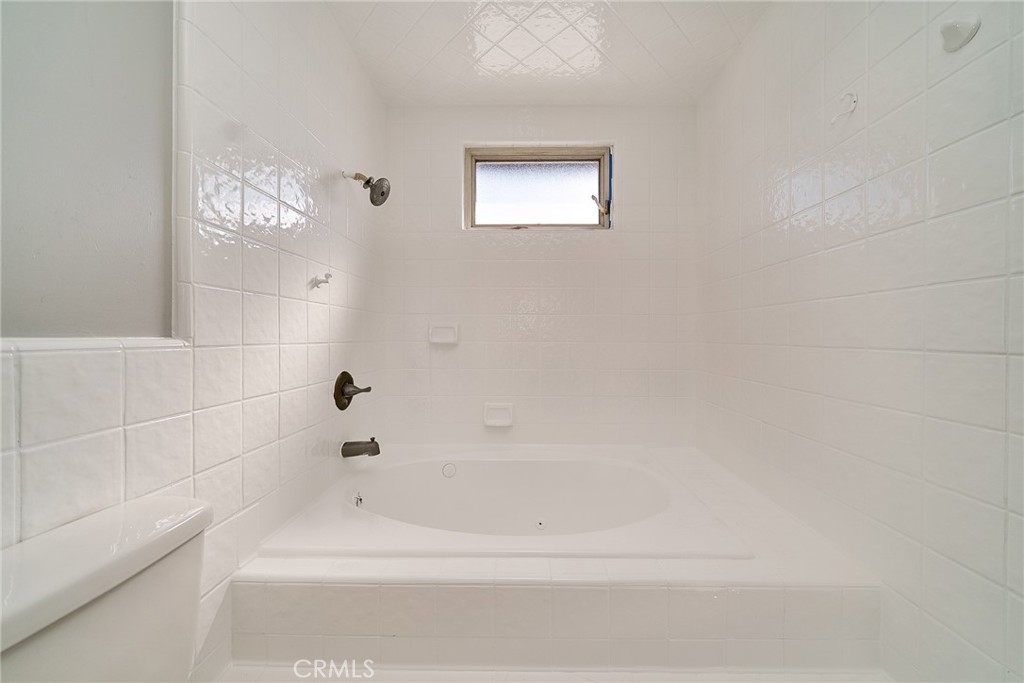 Lakewood Park/North of Del Amo (LND) - Residential