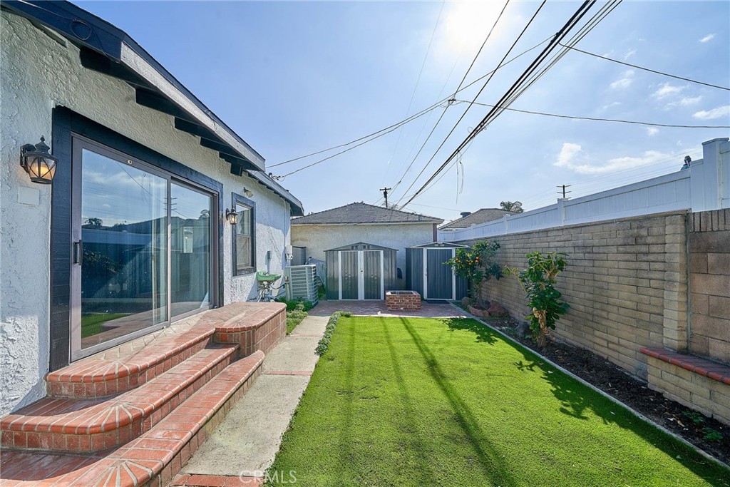 Lakewood Park/North of Del Amo (LND) - Residential