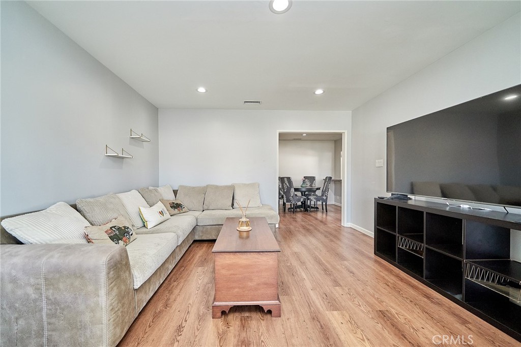 Lakewood Park/North of Del Amo (LND) - Residential