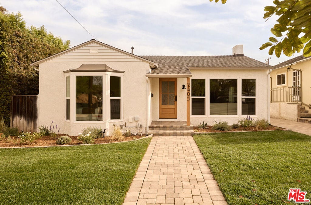 Photo of 2405 33rd Street, Santa Monica, CA 90405 (MLS # 26103332)