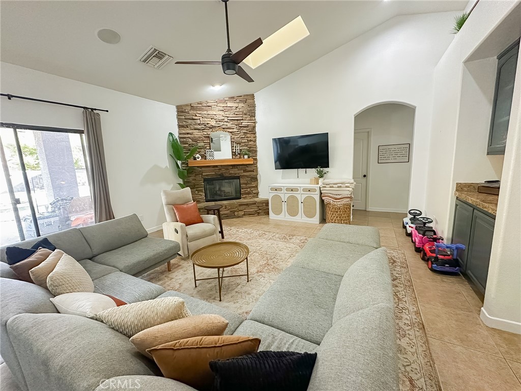 7525 Whitney