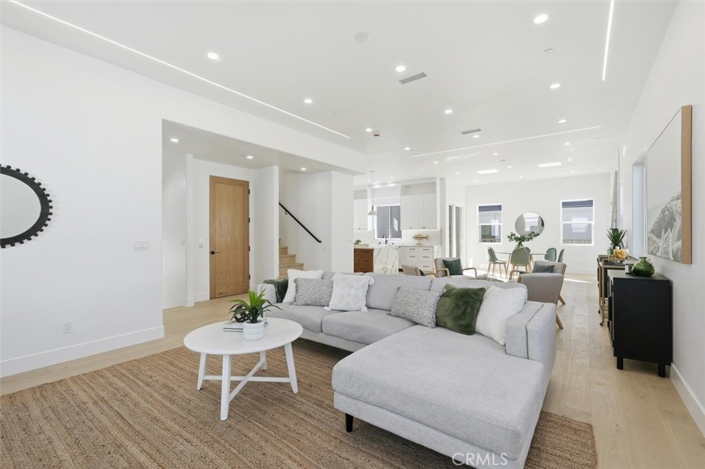 617 N Irena Avenue B