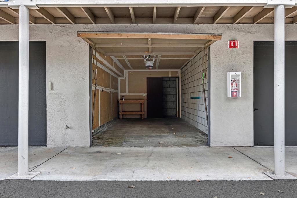 SHADOW CREEK - Residential