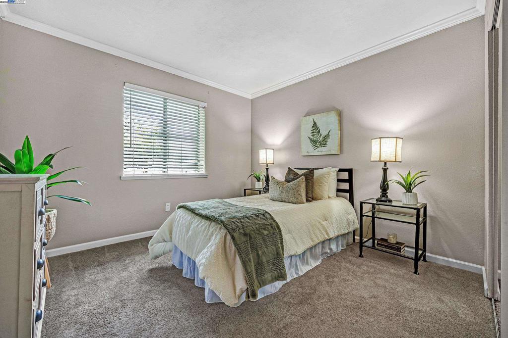 SHADOW CREEK - Residential