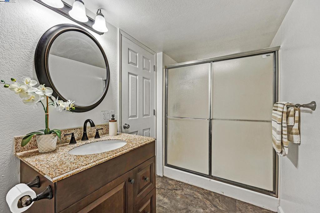 SHADOW CREEK - Residential