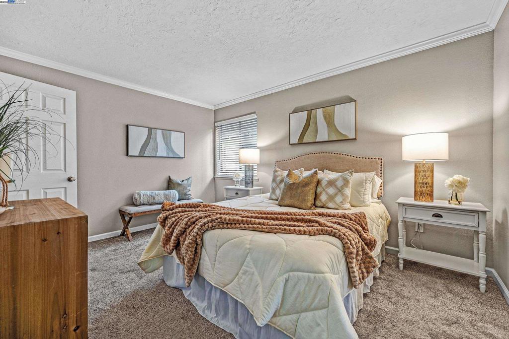 SHADOW CREEK - Residential