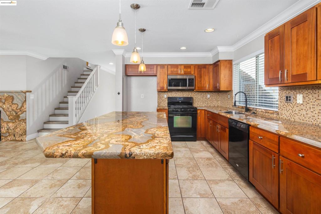 DISCOVERY  BAY - Residential