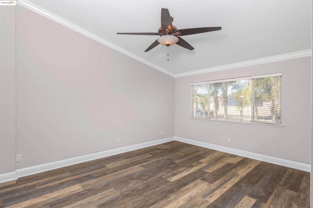 DISCOVERY  BAY - Residential